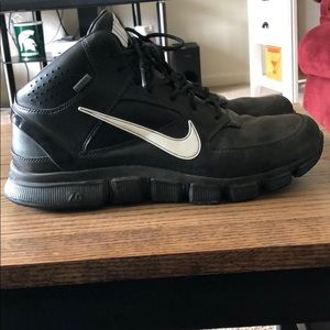 Nike Free 7.0 high top waterproof tennis shoes